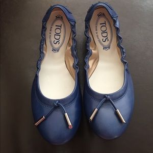 L Tod's Marine Blue Dee Leather Flats